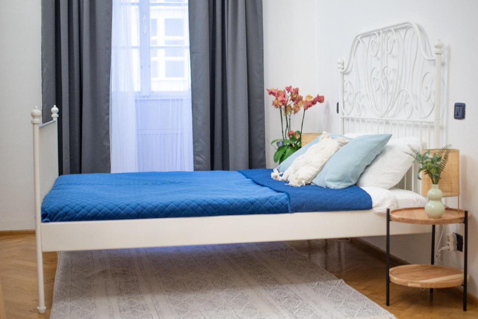 Best Price & Location - Historic Square Residency Прага Экстерьер фото